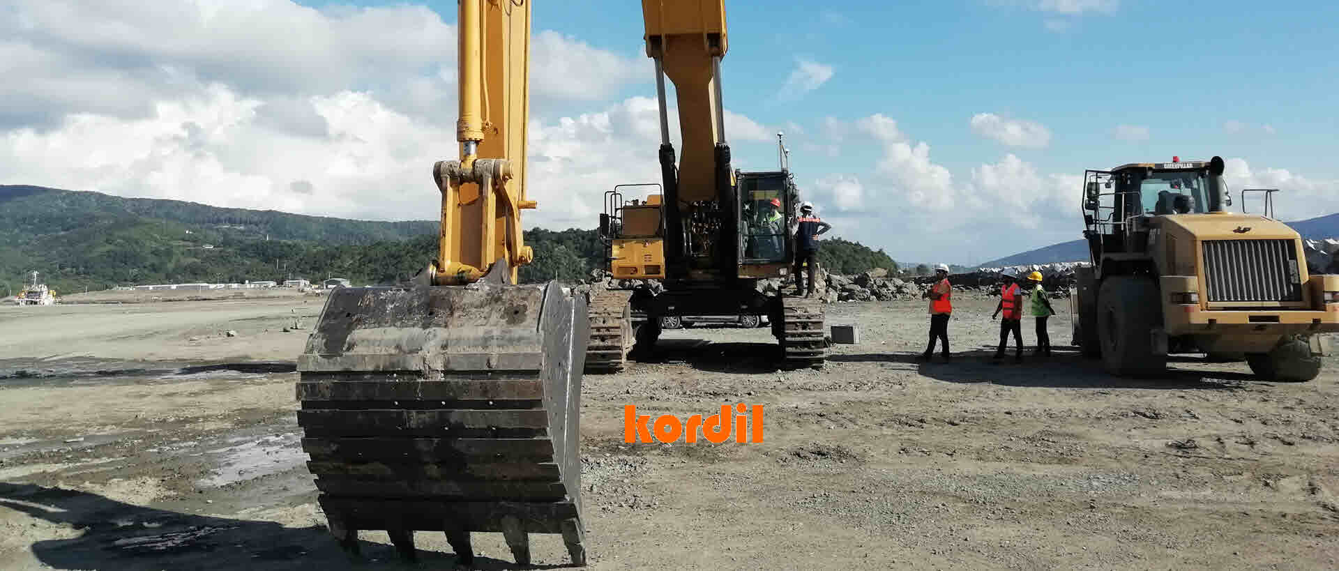 Şantiyede Kordil EPS ekskavatör konumlandırma uygulaması